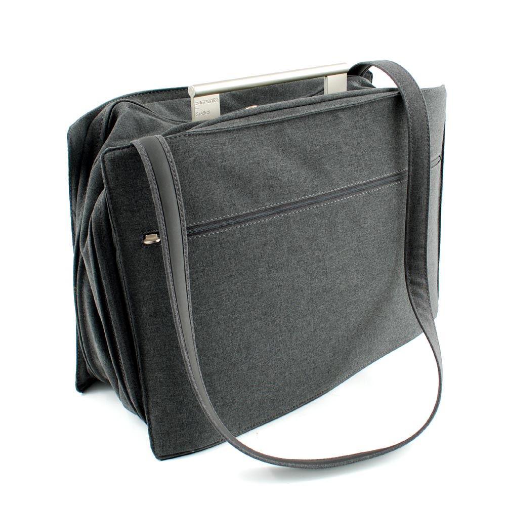 Botterweg Auctions Amsterdam > Grey polyester travel bag 