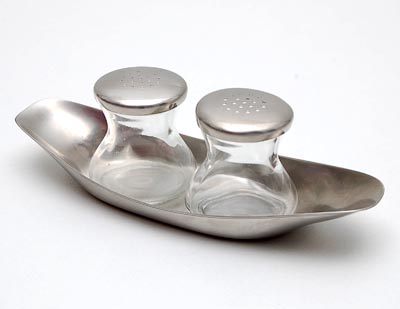 Botterweg Auctions Amsterdam > Clear glass pepper & salt